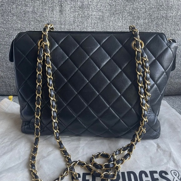 Chanel Black Vintage Large Tote Bag- Rare & Limited Edition- 100% Authentic - Picture 9 of 10